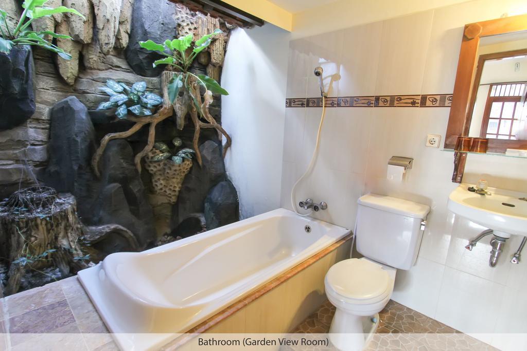 Duta Guest House Jogjakarta Buitenkant foto