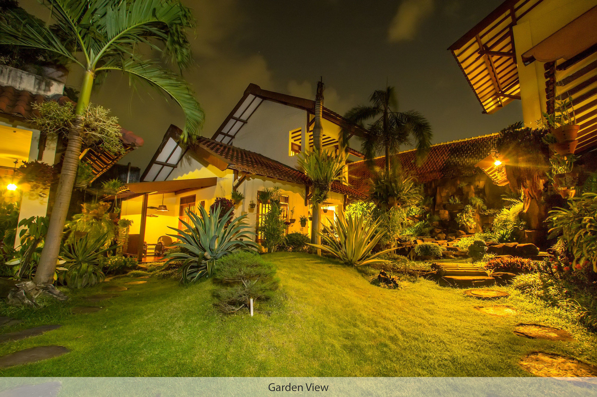 Duta Guest House Jogjakarta Buitenkant foto
